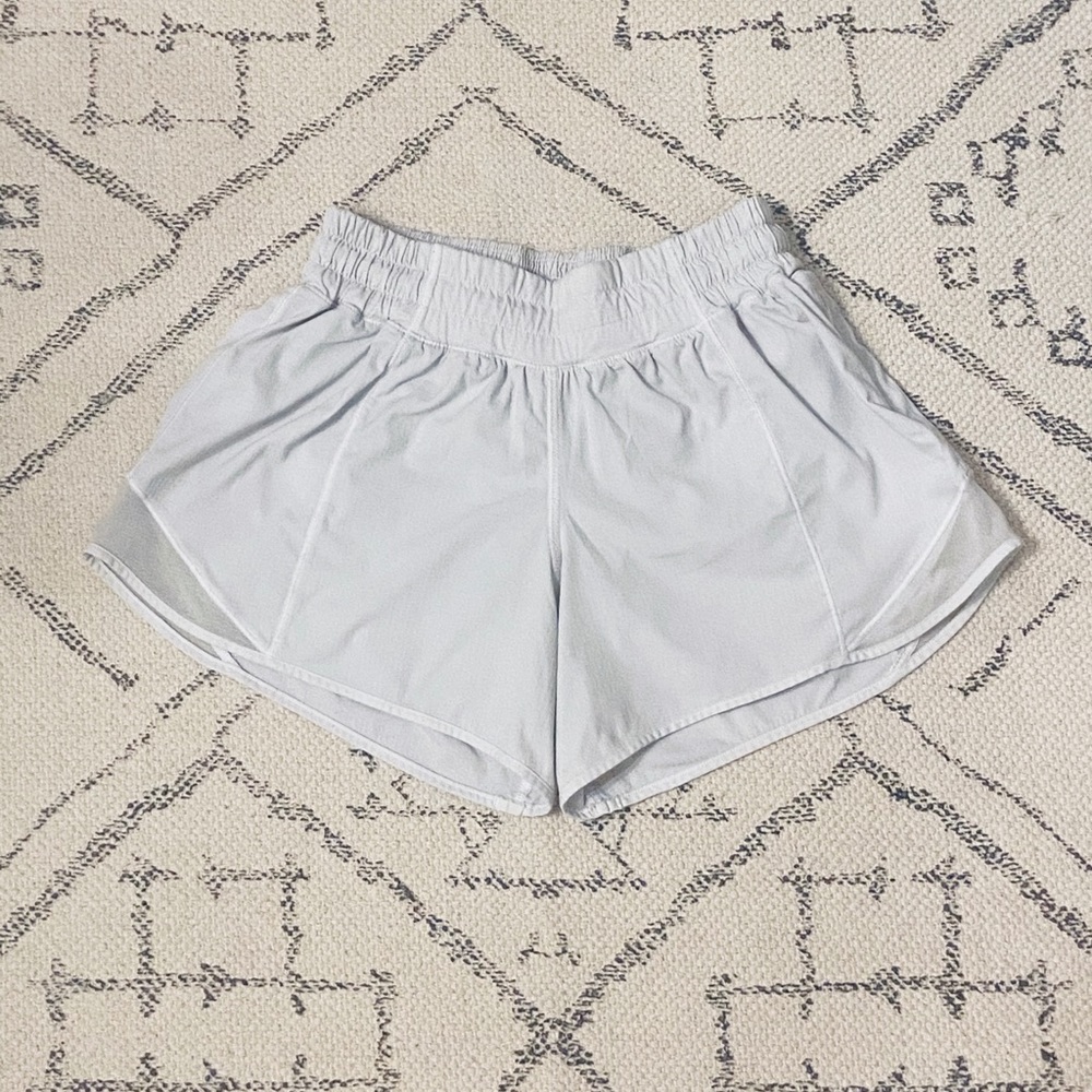 Lululemon Hotty Hot Short *4”